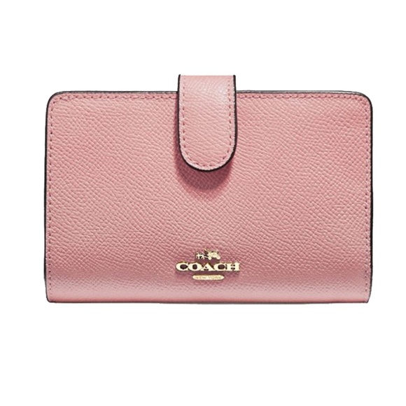 Coach Handbags - COACH NWT Medium Corner Zip Wallet